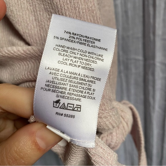 Express Knot Front V-Neck Sweater - Picture 6 of 7